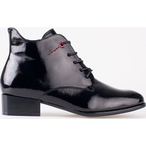Čierne lakované šnurovacie členkové topánky 22-12073B/PAT Veľkosť: 40