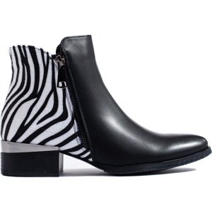Čierne členkové topánky so zebrovým vzorom 8910B/ZEB Veľkosť: 40