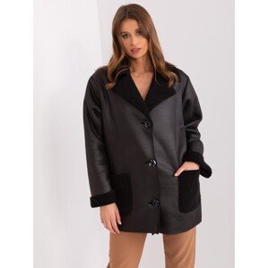 Čierny koženkový kabát s vreckami LK-KR-509454.97P-black Veľkosť: S/M