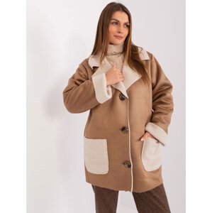 Hnedý teplý kabát s vreckami -LK-KR-509454-1.96P-camel Veľkosť: S/M
