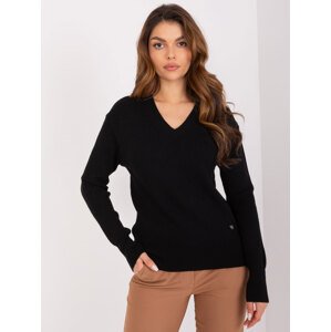 Čierny pletený sveter s výstrihom do V PM-SW-PM895.40P-black Veľkosť: L/XL