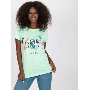 Svetlozelené tričko s kvetinovou potlačou a nápisom "Tropic" BR-TS-8137-light green Veľkosť: XL