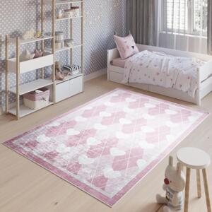 Ružový detský koberec so srdiečkami