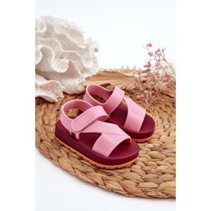 Dievčenské sandále v ružovej farbe